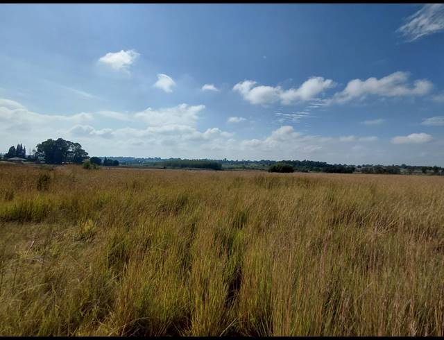 210,000M² VACANT LAND FOR SALE IN BREDELL